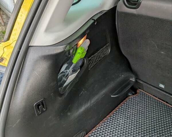 Жовтий Фіат 500L, об'ємом двигуна 1.4 л та пробігом 189 тис. км за 8500 $, фото 5 на Automoto.ua