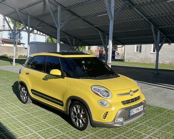 Жовтий Фіат 500L, об'ємом двигуна 1.4 л та пробігом 77 тис. км за 9000 $, фото 1 на Automoto.ua