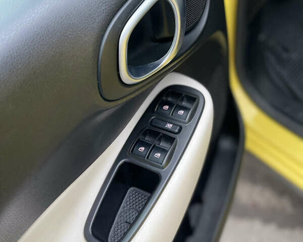 Желтый Фиат 500L, объемом двигателя 1.25 л и пробегом 156 тыс. км за 9850 $, фото 12 на Automoto.ua