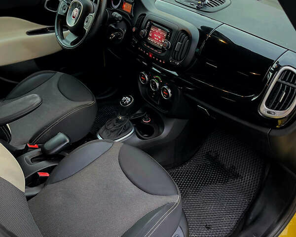 Желтый Фиат 500L, объемом двигателя 1.25 л и пробегом 156 тыс. км за 9850 $, фото 34 на Automoto.ua