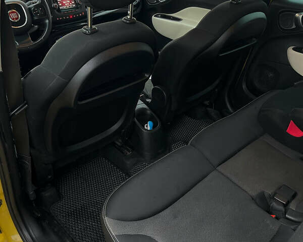 Желтый Фиат 500L, объемом двигателя 1.25 л и пробегом 156 тыс. км за 9850 $, фото 33 на Automoto.ua