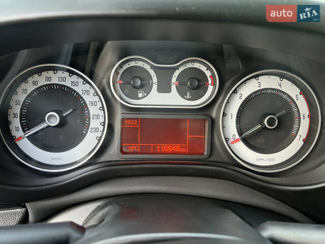 Жовтий Фіат 500L, об'ємом двигуна 1.25 л та пробігом 117 тис. км за 6300 $, фото 15 на Automoto.ua