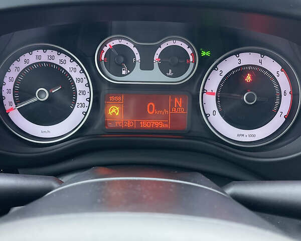 Желтый Фиат 500L, объемом двигателя 1.25 л и пробегом 156 тыс. км за 9850 $, фото 19 на Automoto.ua