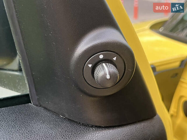 Жовтий Фіат 500L, об'ємом двигуна 1.25 л та пробігом 117 тис. км за 6300 $, фото 11 на Automoto.ua