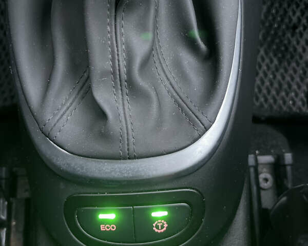 Желтый Фиат 500L, объемом двигателя 1.25 л и пробегом 156 тыс. км за 9850 $, фото 23 на Automoto.ua