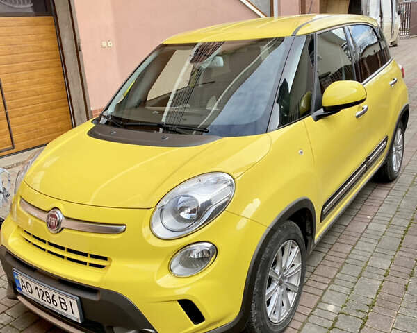 Желтый Фиат 500L, объемом двигателя 1.2 л и пробегом 74 тыс. км за 8900 $, фото 2 на Automoto.ua