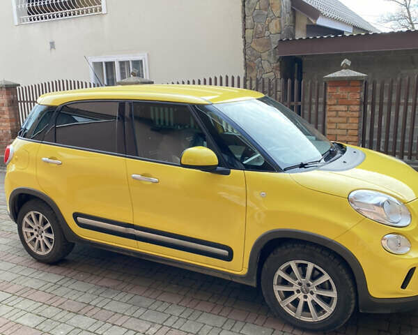 Желтый Фиат 500L, объемом двигателя 1.2 л и пробегом 74 тыс. км за 8900 $, фото 5 на Automoto.ua