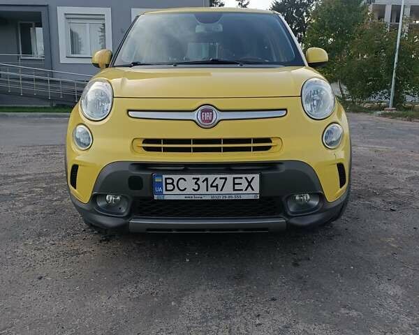Желтый Фиат 500L, объемом двигателя 1.25 л и пробегом 85 тыс. км за 15000 $, фото 31 на Automoto.ua