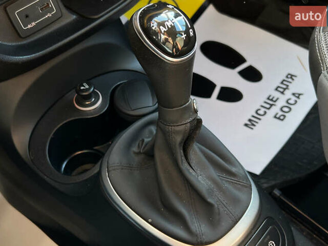 Фиат 500L 2016 в Львове на Automoto.ua Желтый Фиат 500L, объемом двигателя 1.25 л и пробегом 85 тыс. км за 14650 $, фото 17 на Automoto.ua