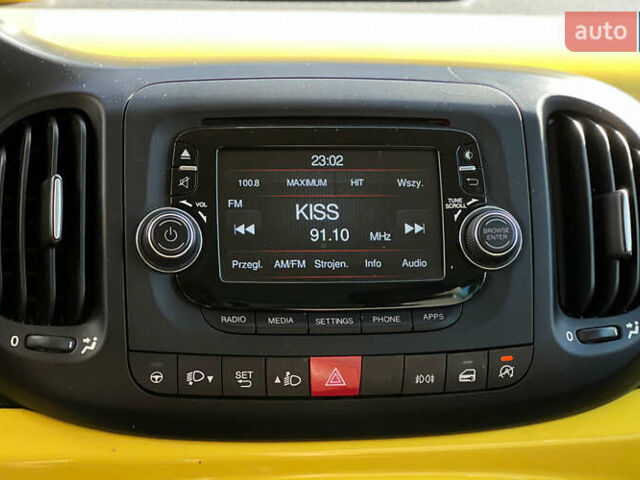 Фиат 500L 2016 в Львове на Automoto.ua Желтый Фиат 500L, объемом двигателя 1.25 л и пробегом 85 тыс. км за 14650 $, фото 14 на Automoto.ua