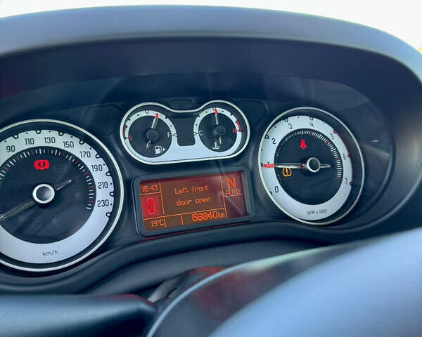 Жовтий Фіат 500L, об'ємом двигуна 1.25 л та пробігом 57 тис. км за 14000 $, фото 7 на Automoto.ua