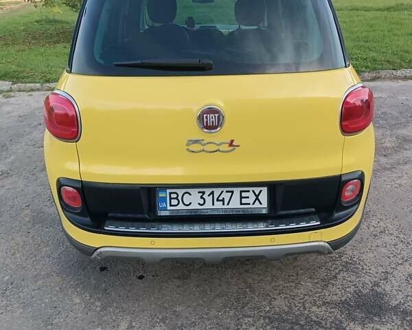 Желтый Фиат 500L, объемом двигателя 1.25 л и пробегом 85 тыс. км за 15000 $, фото 26 на Automoto.ua