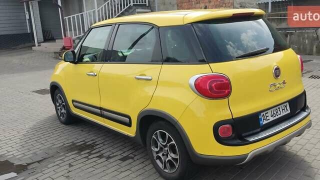 Фиат 500L 2016 в Черновцах на Automoto.ua Желтый Фиат 500L, объемом двигателя 1.3 л и пробегом 123 тыс. км за 9900 $, фото 4 на Automoto.ua