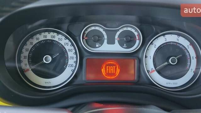 Фиат 500L 2016 в Черновцах на Automoto.ua Желтый Фиат 500L, объемом двигателя 1.3 л и пробегом 123 тыс. км за 9900 $, фото 5 на Automoto.ua