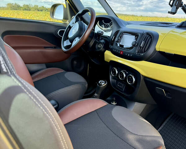 Жовтий Фіат 500L, об'ємом двигуна 1.25 л та пробігом 57 тис. км за 14000 $, фото 10 на Automoto.ua