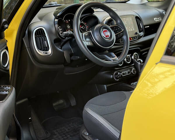 Желтый Фиат 500L, объемом двигателя 1.25 л и пробегом 56 тыс. км за 14000 $, фото 52 на Automoto.ua