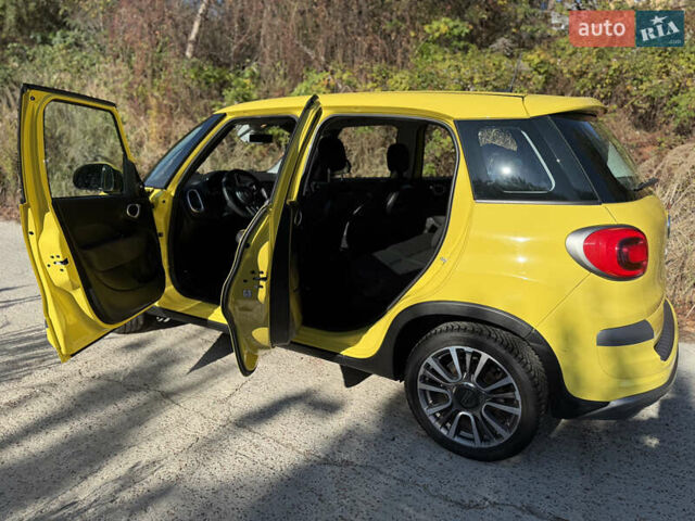 Желтый Фиат 500L, объемом двигателя 1.25 л и пробегом 56 тыс. км за 14000 $, фото 10 на Automoto.ua