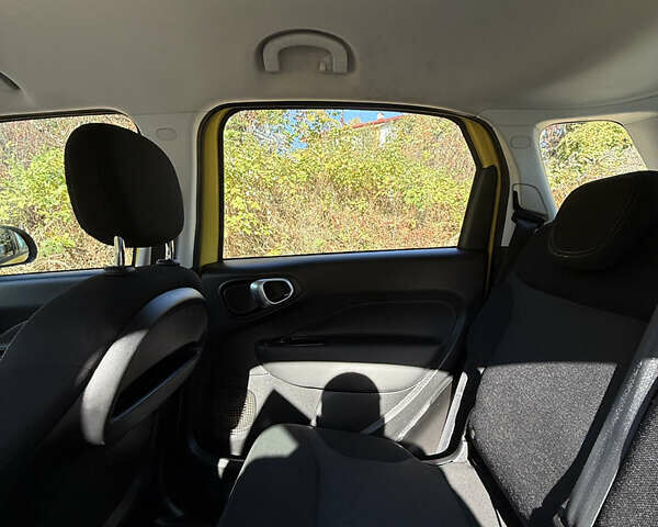 Желтый Фиат 500L, объемом двигателя 1.25 л и пробегом 56 тыс. км за 14000 $, фото 35 на Automoto.ua