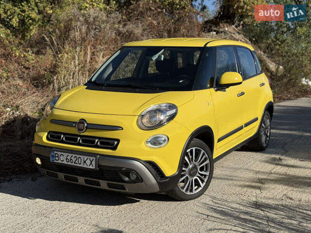 Желтый Фиат 500L, объемом двигателя 1.25 л и пробегом 56 тыс. км за 14000 $, фото 1 на Automoto.ua