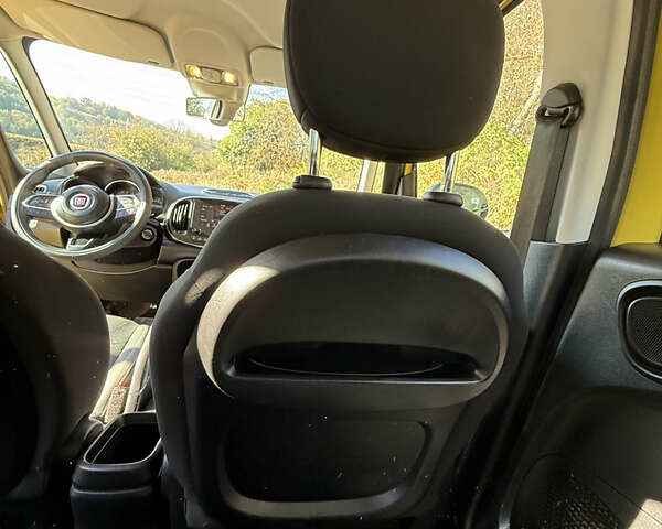 Желтый Фиат 500L, объемом двигателя 1.25 л и пробегом 56 тыс. км за 14000 $, фото 36 на Automoto.ua