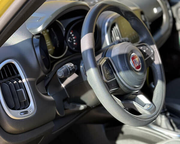 Желтый Фиат 500L, объемом двигателя 1.25 л и пробегом 56 тыс. км за 14000 $, фото 21 на Automoto.ua