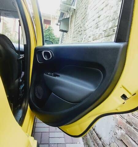 Фиат 500L 2018 в Запорожье на Automoto.ua Желтый Фиат 500L, объемом двигателя 1.37 л и пробегом 82 тыс. км за 12500 $, фото 16 на Automoto.ua