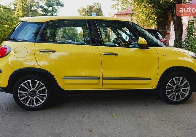 Желтый Фиат 500L, объемом двигателя 1.37 л и пробегом 86 тыс. км за 12500 $, фото 8 на Automoto.ua