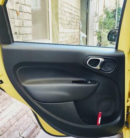 Фиат 500L 2018 в Запорожье на Automoto.ua Желтый Фиат 500L, объемом двигателя 1.37 л и пробегом 82 тыс. км за 12500 $, фото 4 на Automoto.ua