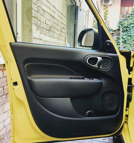 Фиат 500L 2018 в Запорожье на Automoto.ua Желтый Фиат 500L, объемом двигателя 1.37 л и пробегом 82 тыс. км за 12500 $, фото 1 на Automoto.ua