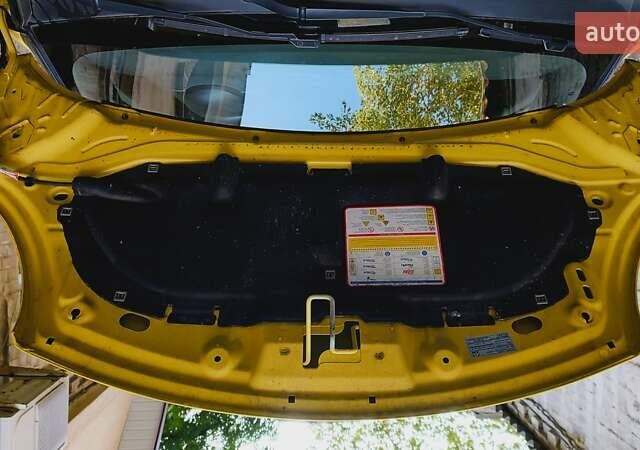 Желтый Фиат 500L, объемом двигателя 1.37 л и пробегом 86 тыс. км за 12500 $, фото 7 на Automoto.ua