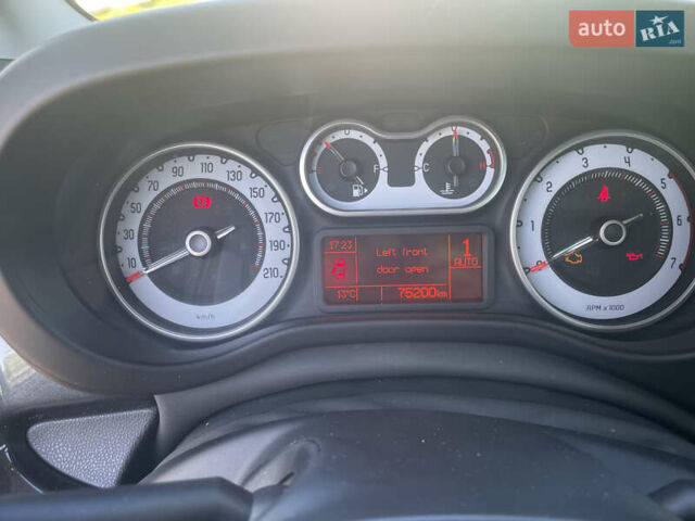 Сірий Фіат 500L, об'ємом двигуна 1.2 л та пробігом 75 тис. км за 9900 $, фото 17 на Automoto.ua