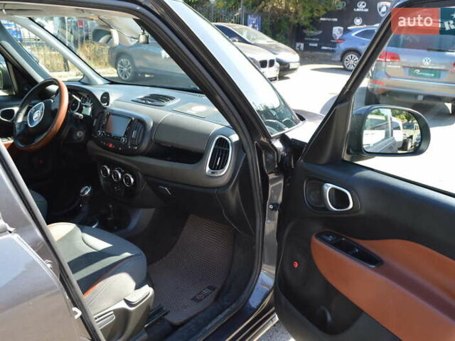 Сірий Фіат 500L, об'ємом двигуна 1.37 л та пробігом 215 тис. км за 7900 $, фото 17 на Automoto.ua