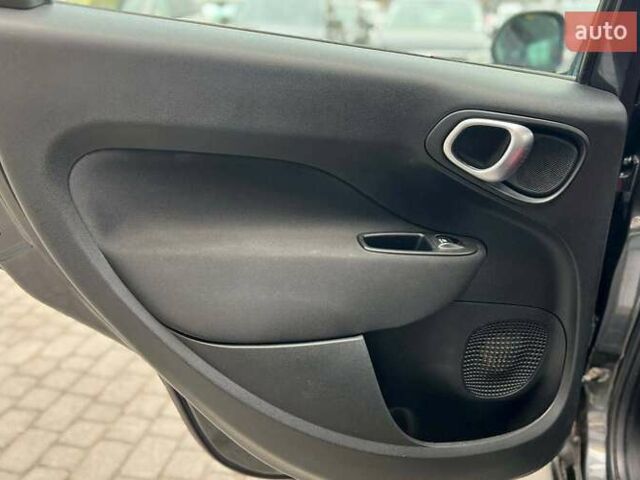 Серый Фиат 500L, объемом двигателя 1.37 л и пробегом 162 тыс. км за 8700 $, фото 18 на Automoto.ua