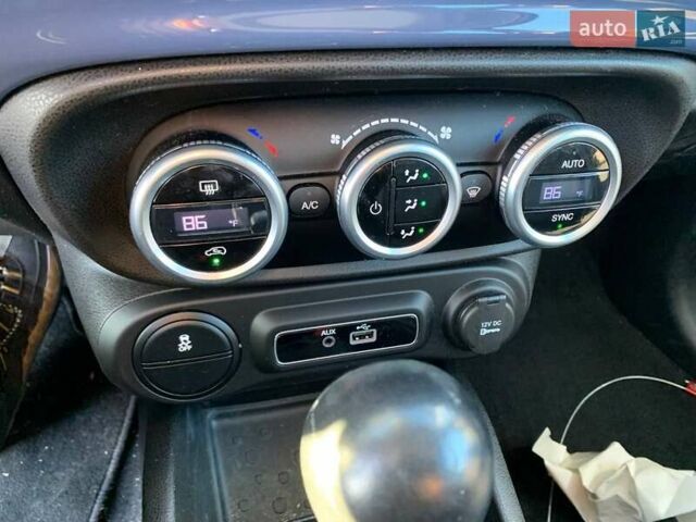 Синий Фиат 500L, объемом двигателя 1.4 л и пробегом 180 тыс. км за 10700 $, фото 11 на Automoto.ua