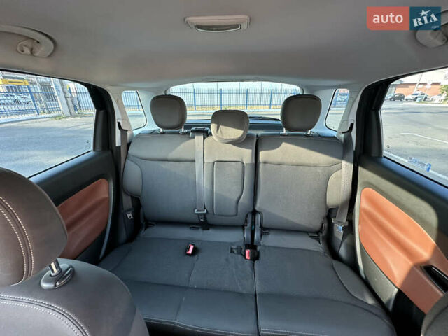 Зеленый Фиат 500L, объемом двигателя 1.37 л и пробегом 118 тыс. км за 9000 $, фото 10 на Automoto.ua