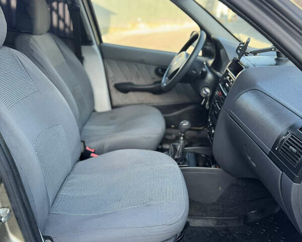 Бежевый Фиат Альбеа, объемом двигателя 1.37 л и пробегом 206 тыс. км за 3200 $, фото 12 на Automoto.ua