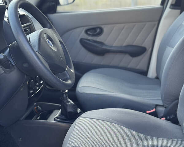 Бежевый Фиат Альбеа, объемом двигателя 1.37 л и пробегом 206 тыс. км за 3200 $, фото 10 на Automoto.ua