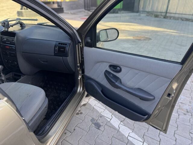 Бежевый Фиат Альбеа, объемом двигателя 1.4 л и пробегом 206 тыс. км за 3200 $, фото 18 на Automoto.ua