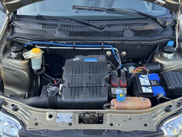 Бежевый Фиат Альбеа, объемом двигателя 1.4 л и пробегом 206 тыс. км за 3200 $, фото 11 на Automoto.ua