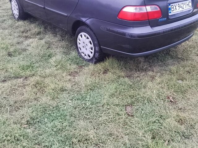 Черный Фиат Альбеа, объемом двигателя 1.2 л и пробегом 189 тыс. км за 2650 $, фото 4 на Automoto.ua