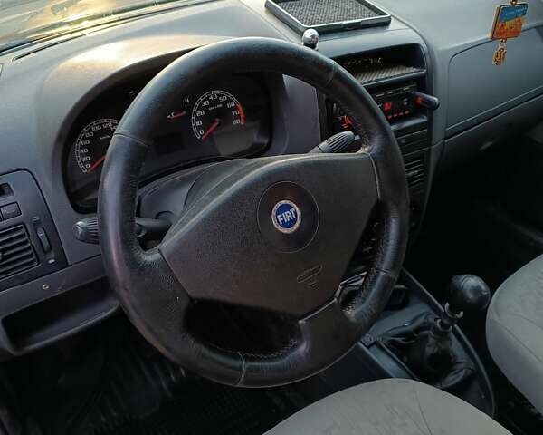 Черный Фиат Альбеа, объемом двигателя 1.4 л и пробегом 260 тыс. км за 3200 $, фото 3 на Automoto.ua