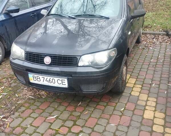 Черный Фиат Альбеа, объемом двигателя 1.37 л и пробегом 171 тыс. км за 4000 $, фото 1 на Automoto.ua