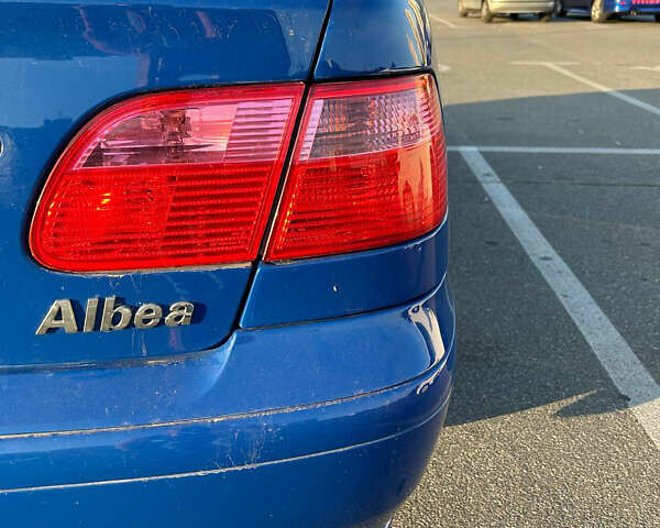 Фиат Альбеа, объемом двигателя 1.4 л и пробегом 30 тыс. км за 4950 $, фото 4 на Automoto.ua