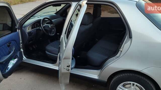 Серый Фиат Альбеа, объемом двигателя 1.2 л и пробегом 220 тыс. км за 3500 $, фото 9 на Automoto.ua