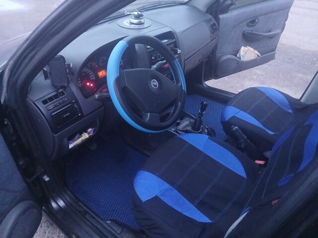 Сірий Фіат Альбеа, об'ємом двигуна 1.4 л та пробігом 2 тис. км за 2700 $, фото 2 на Automoto.ua