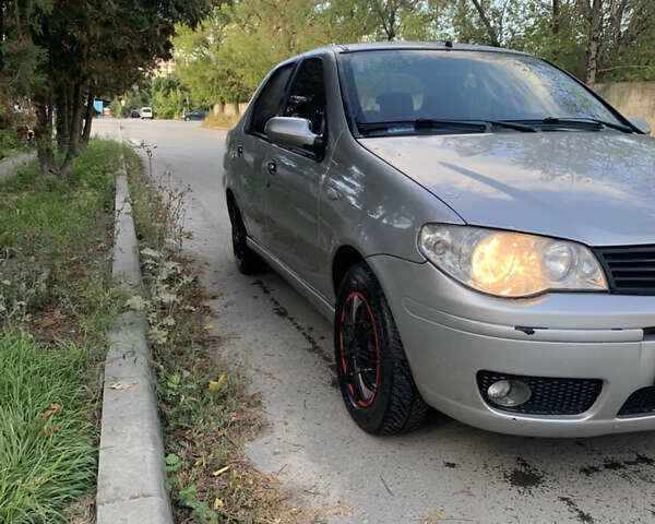 Фіат Альбеа 2007 у Івано-Франківську на Automoto.ua Сірий Фіат Альбеа, об'ємом двигуна 1.37 л та пробігом 221 тис. км за 2700 $, фото 1 на Automoto.ua