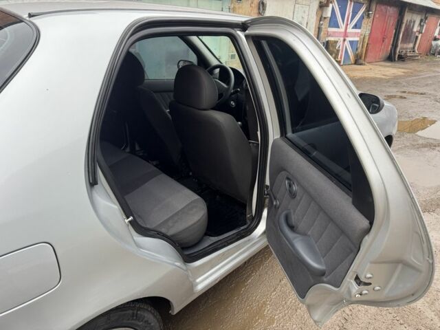 Серый Фиат Альбеа, объемом двигателя 1.4 л и пробегом 160 тыс. км за 2850 $, фото 9 на Automoto.ua