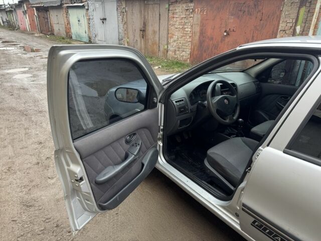 Серый Фиат Альбеа, объемом двигателя 1.4 л и пробегом 160 тыс. км за 2850 $, фото 7 на Automoto.ua