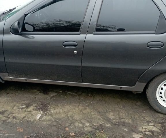 Серый Фиат Альбеа, объемом двигателя 1.4 л и пробегом 149 тыс. км за 4600 $, фото 2 на Automoto.ua