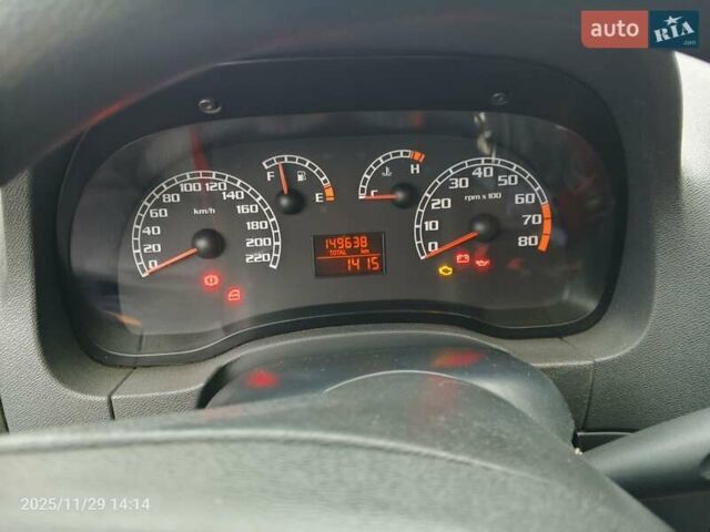 Серый Фиат Альбеа, объемом двигателя 1.4 л и пробегом 149 тыс. км за 4300 $, фото 8 на Automoto.ua